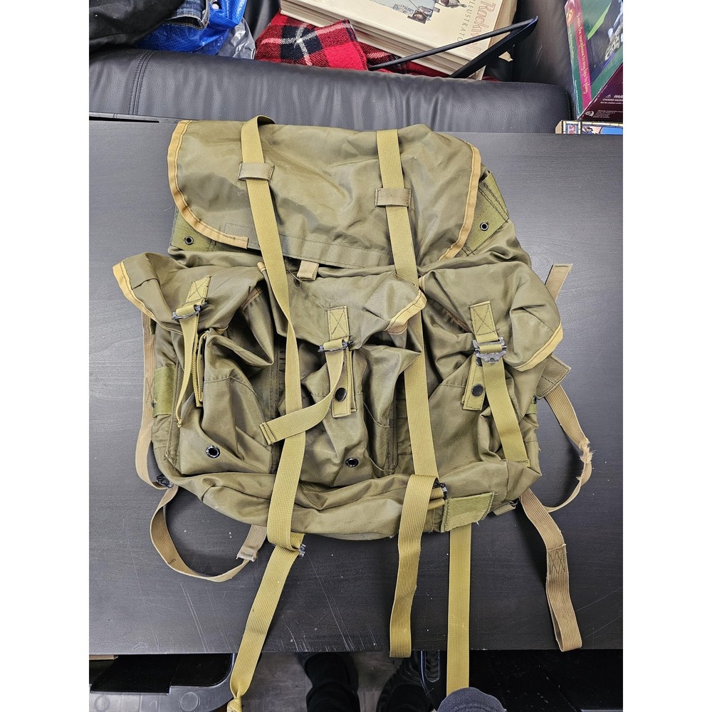 Green Nylon Hiking Shoulder Bag Pack Mens One Size Pockets Adjustable Padded